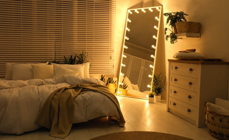 Romantic Bedroom Lighting (17 Alluring Ideas)
