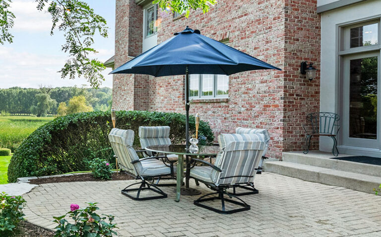 Patio Table Umbrella Size (Popular Measurements)